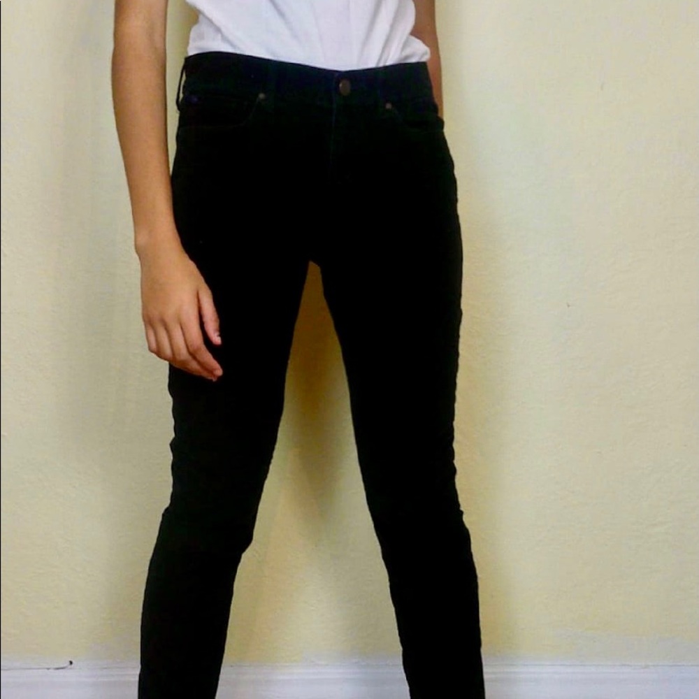 Gap cordoroy black pant.
